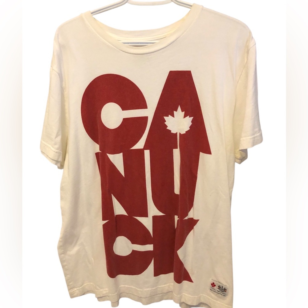 Hudson's Bay Company Men's White and Red T-shirt Men’s Large